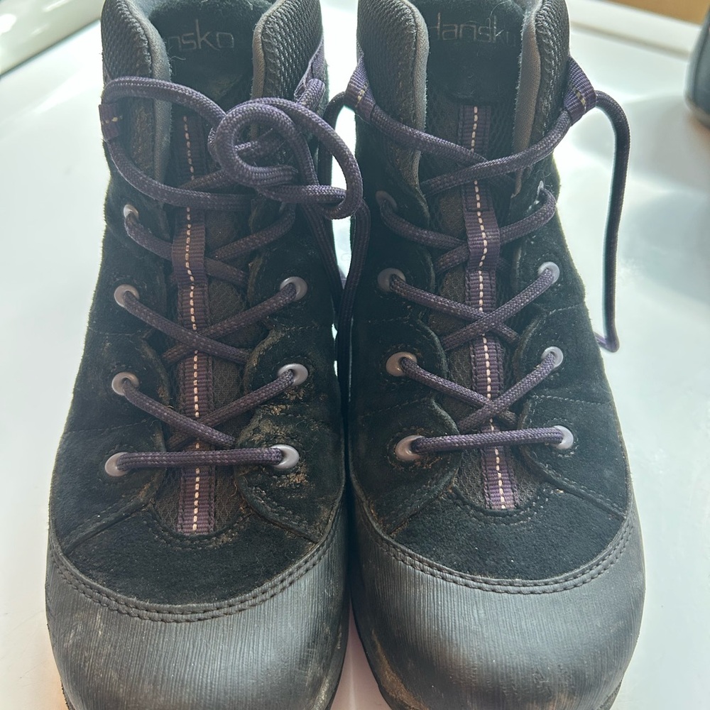 Vibram Black and Purple Hiking Boots Durable Outdoor Footwear Sz 38